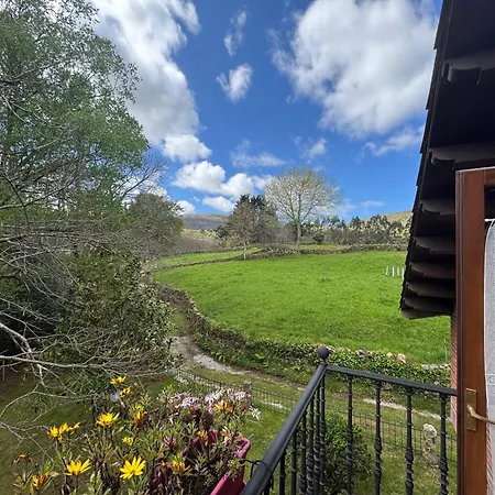 Casa De Robles Cantabria, En El Corazon De Valles Pasiegos Sel de la Carrera