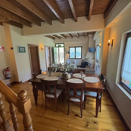 Casa De Robles Cantabria, En El Corazon De Valles Pasiegos Sel de la Carrera